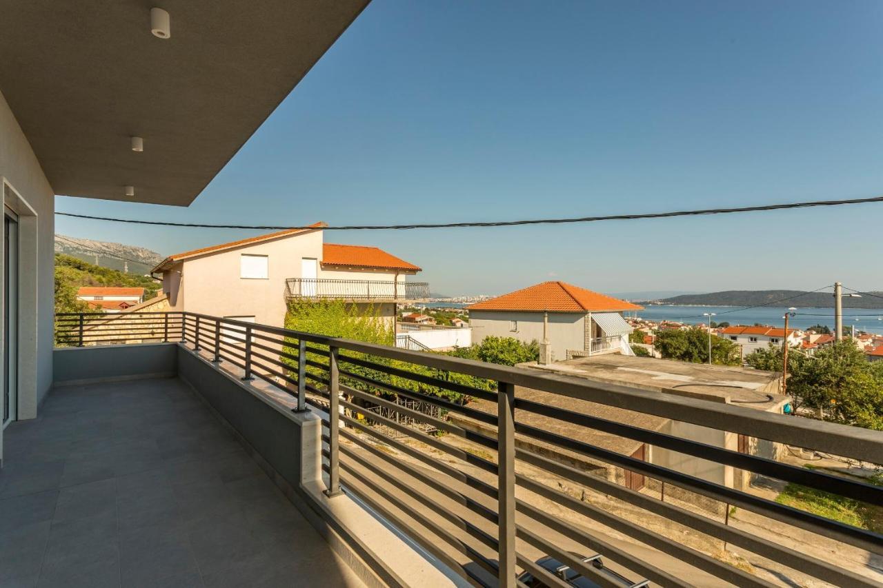 Family Friendly Apartments With A Swimming Pool Kastel Kambelovac, Kastela - 18117 外观 照片